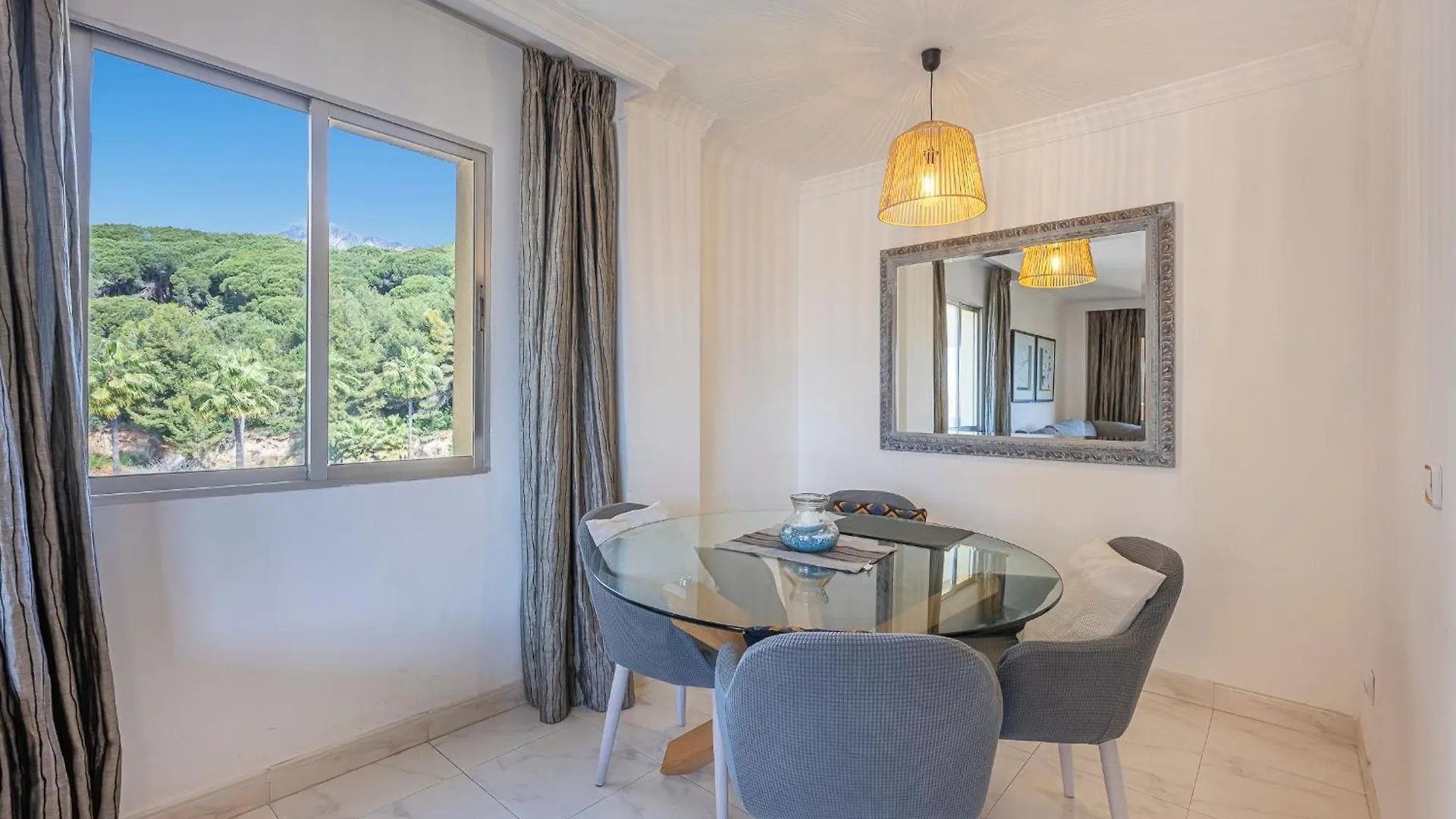 Dolmen Group- Apartment Marbella Ricardo Soriano