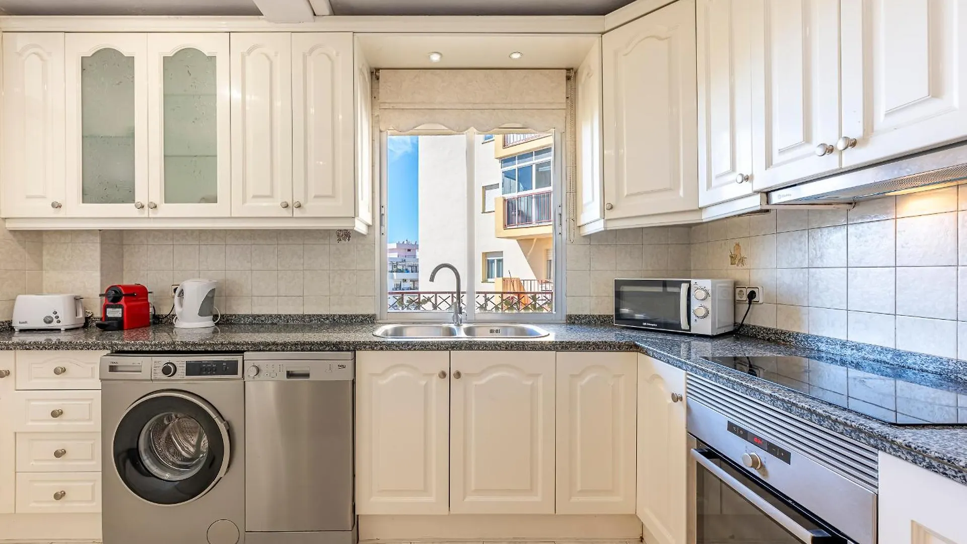 Dolmen Group- Apartment Marbella Ricardo Soriano Spain